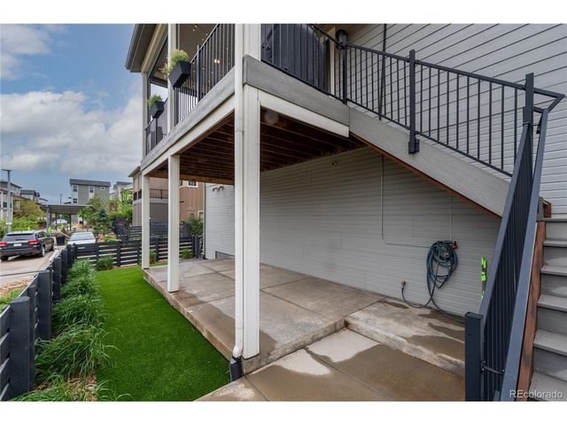 9051 Southurst Ct, Littleton, CO 80129