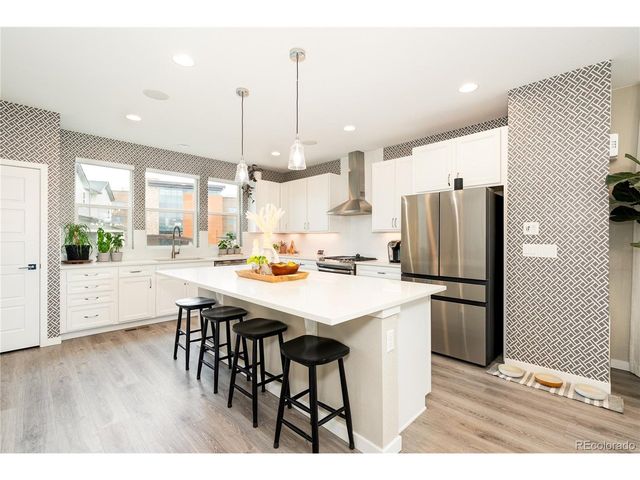 9051 Southurst Ct, Littleton, CO 80129