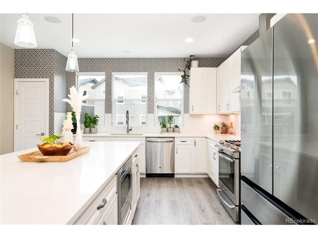 9051 Southurst Ct, Littleton, CO 80129
