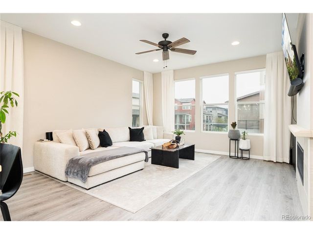 9051 Southurst Ct, Littleton, CO 80129