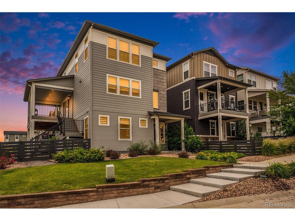 9051 Southurst Ct, Littleton, CO 80129
