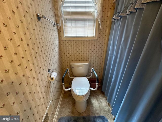 1846 MERIDIAN DR, Hagerstown, MD 21742