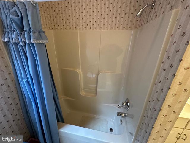 1846 MERIDIAN DR, Hagerstown, MD 21742
