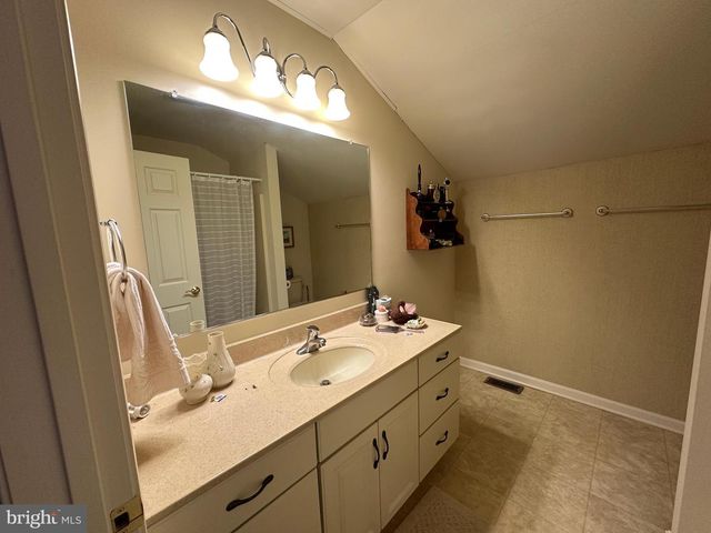 1846 MERIDIAN DR, Hagerstown, MD 21742