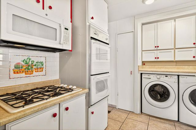 132 Calle Arriba, Palm Springs, CA 92264