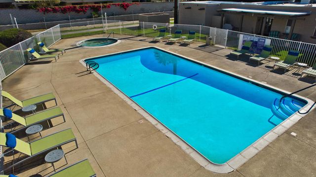 132 Calle Arriba, Palm Springs, CA 92264