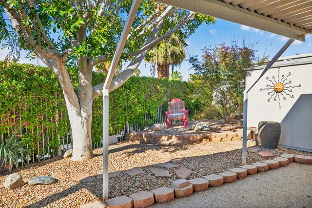 132 Calle Arriba, Palm Springs, CA 92264