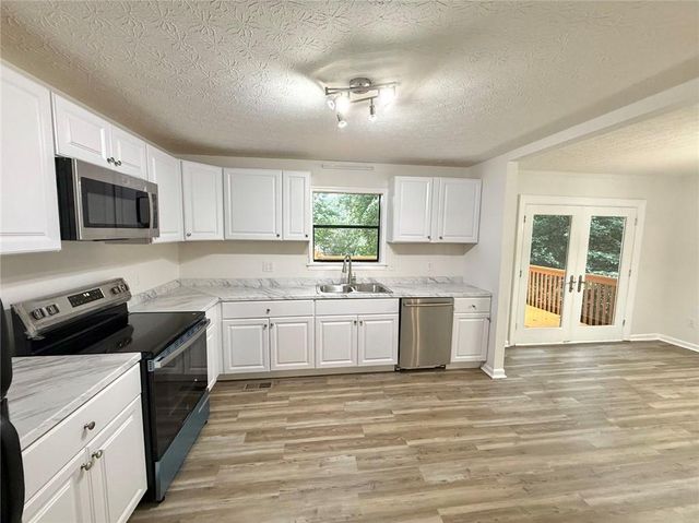 4100 Oak Stone Drive, Douglasville, GA 30135