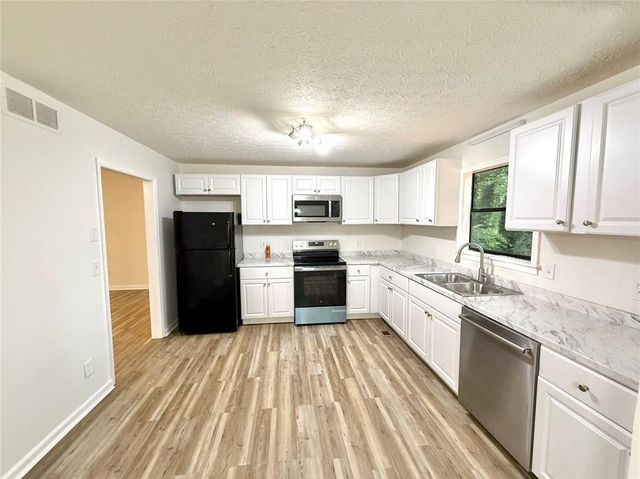 4100 Oak Stone Drive, Douglasville, GA 30135