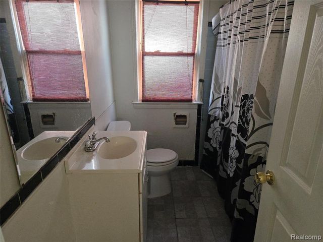 19953 Regent Drive, Detroit, MI 48205