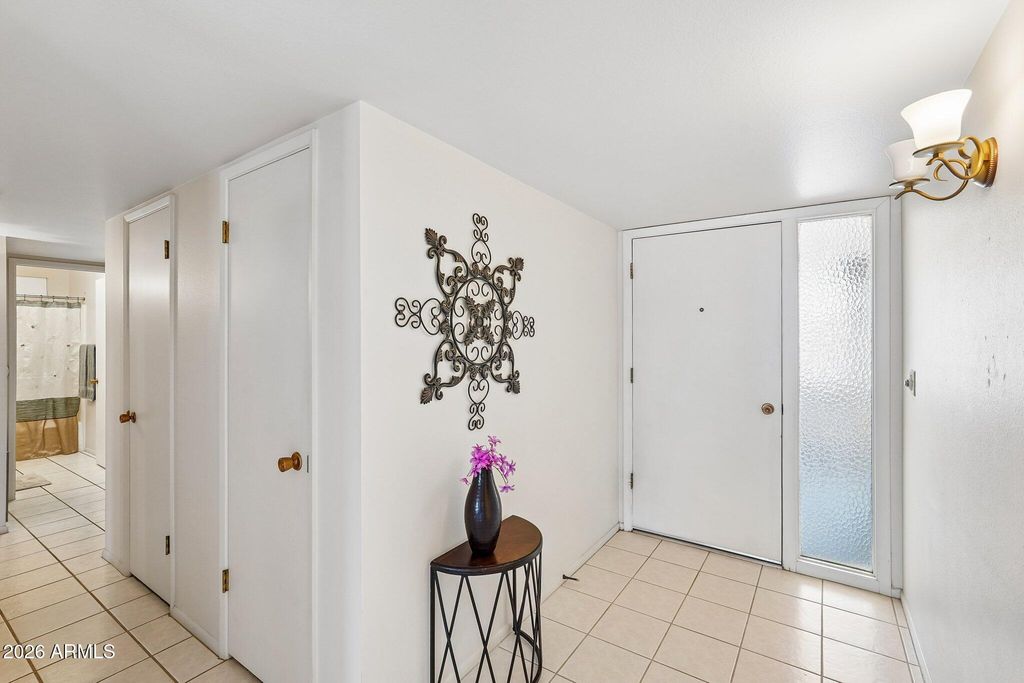 10941 W ROUNDELAY Circle, Sun City, AZ 85351 — exterior
