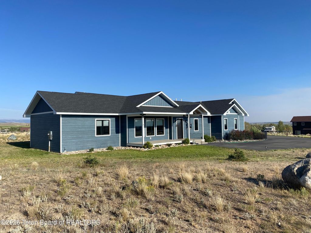 14 GLACIER HILLS Drive, Pinedale, WY 82941 photo 2