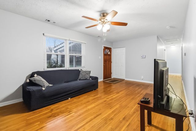 1292 Beulah Park, Lexington, KY 40517