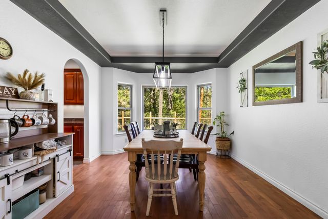 4186 E Evans Creek Road, Rogue River, OR 97537