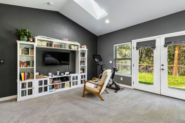 4186 E Evans Creek Road, Rogue River, OR 97537