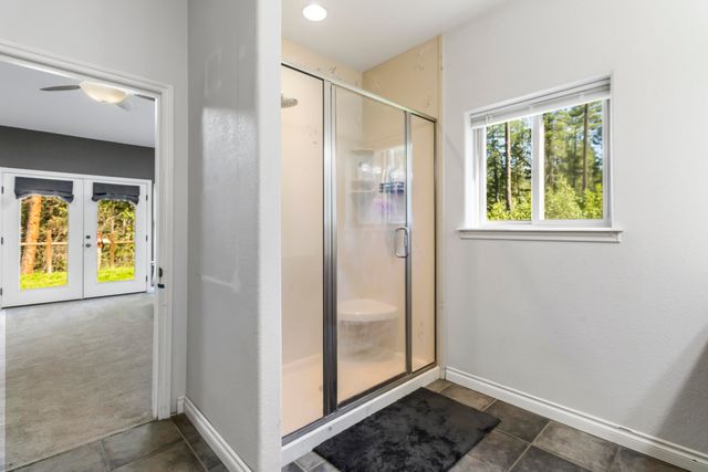 4186 E Evans Creek Road, Rogue River, OR 97537