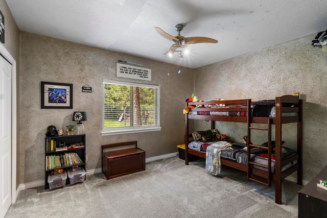 4186 E Evans Creek Road, Rogue River, OR 97537