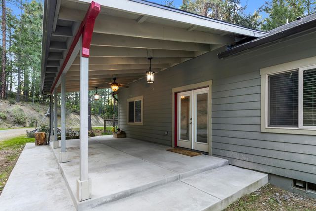 4186 E Evans Creek Road, Rogue River, OR 97537