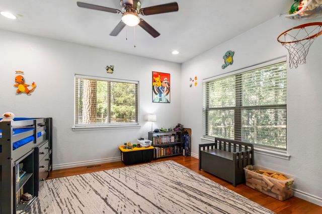 4186 E Evans Creek Road, Rogue River, OR 97537