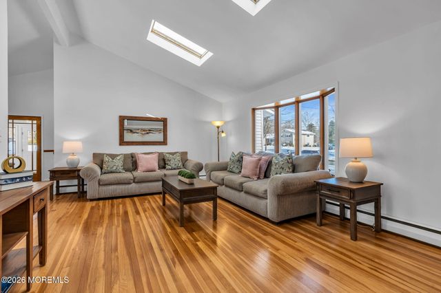 158 Cloverdale Circle, Tinton Falls, NJ 07724