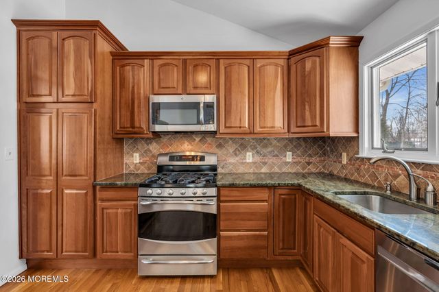 158 Cloverdale Circle, Tinton Falls, NJ 07724