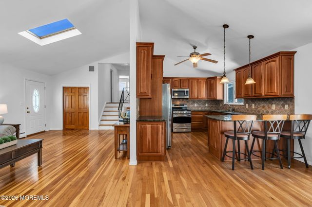 158 Cloverdale Circle, Tinton Falls, NJ 07724