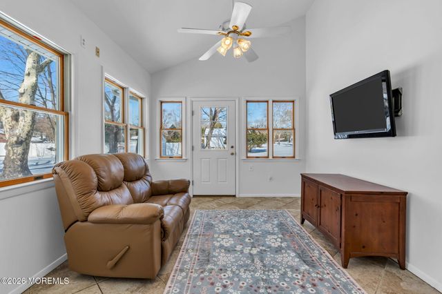 158 Cloverdale Circle, Tinton Falls, NJ 07724