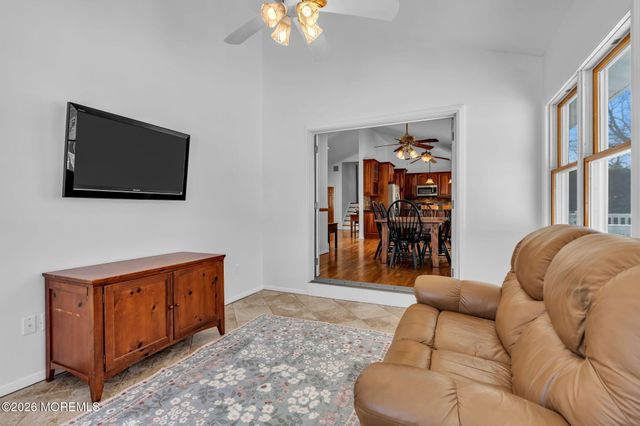 158 Cloverdale Circle, Tinton Falls, NJ 07724