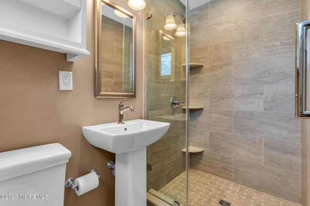 158 Cloverdale Circle, Tinton Falls, NJ 07724