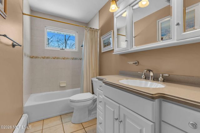 158 Cloverdale Circle, Tinton Falls, NJ 07724