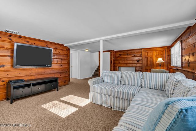 158 Cloverdale Circle, Tinton Falls, NJ 07724