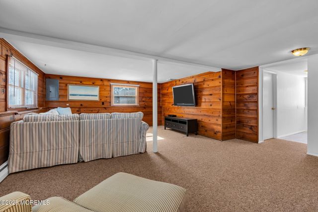 158 Cloverdale Circle, Tinton Falls, NJ 07724