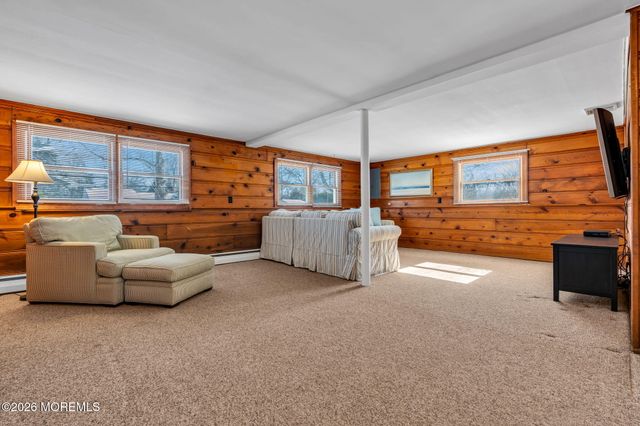 158 Cloverdale Circle, Tinton Falls, NJ 07724