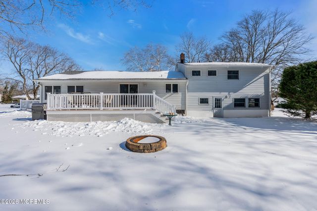 158 Cloverdale Circle, Tinton Falls, NJ 07724