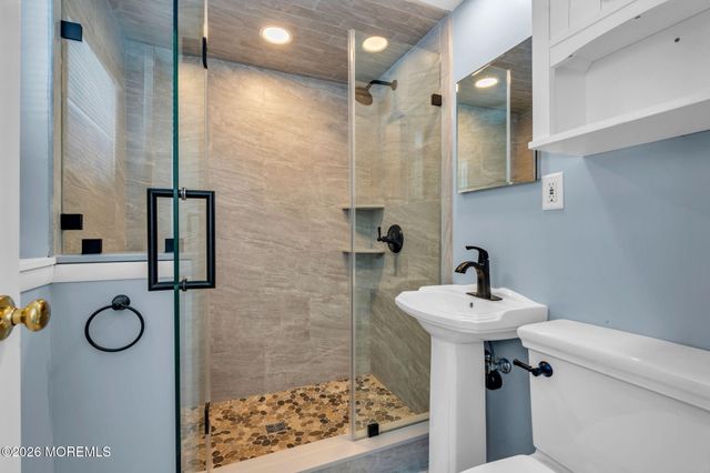 158 Cloverdale Circle, Tinton Falls, NJ 07724