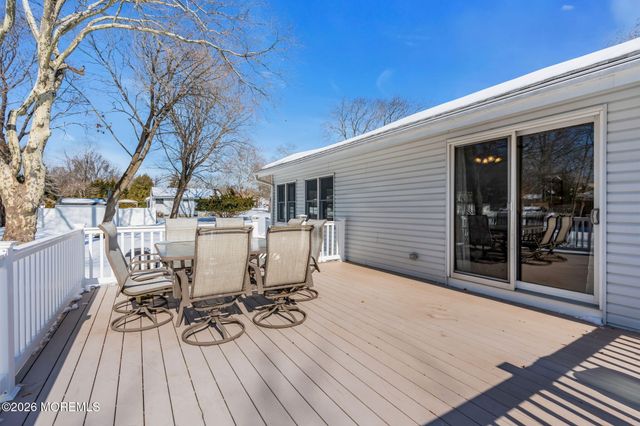 158 Cloverdale Circle, Tinton Falls, NJ 07724