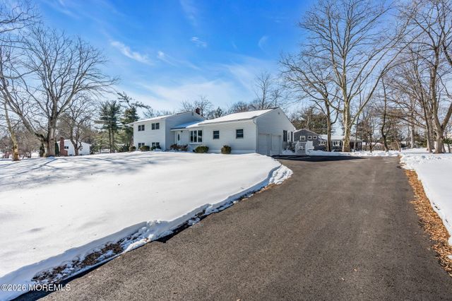 158 Cloverdale Circle, Tinton Falls, NJ 07724