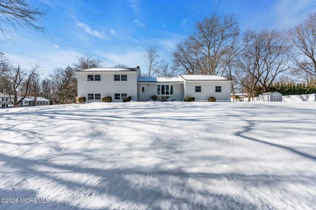 158 Cloverdale Circle, Tinton Falls, NJ 07724