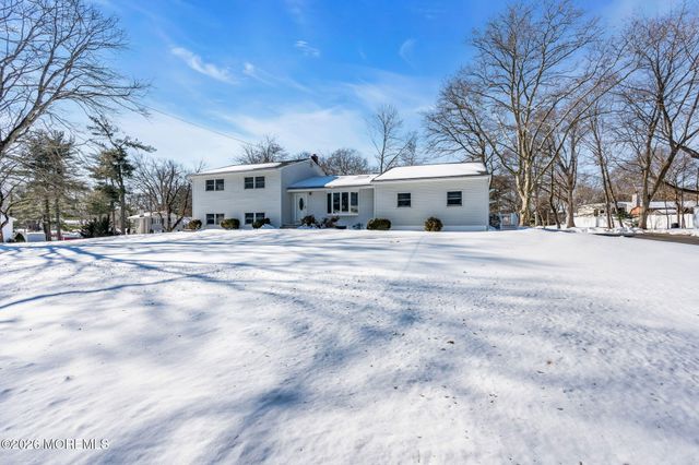 158 Cloverdale Circle, Tinton Falls, NJ 07724