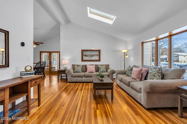 158 Cloverdale Circle, Tinton Falls, NJ 07724