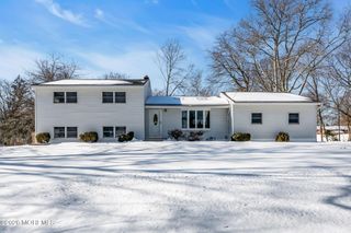 158 Cloverdale Circle, Tinton Falls, NJ 07724