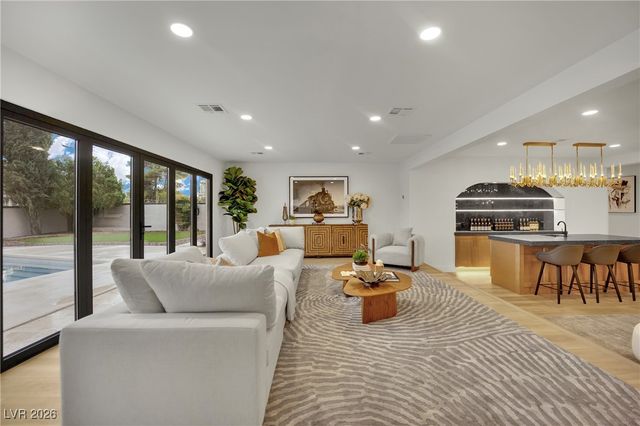 1244 Park Circle, Las Vegas, NV 89102