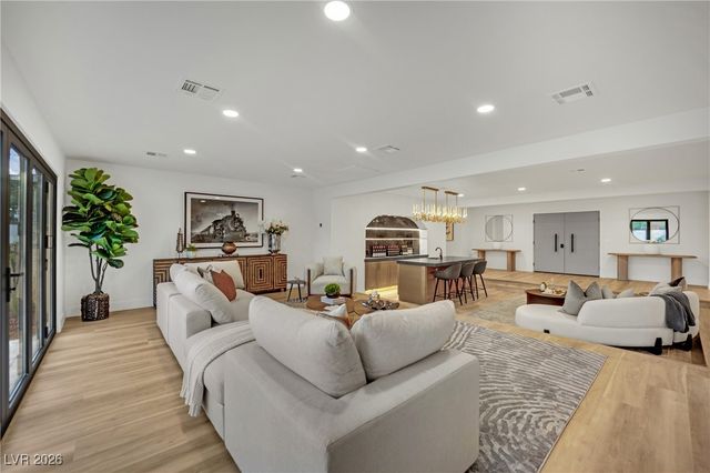 1244 Park Circle, Las Vegas, NV 89102