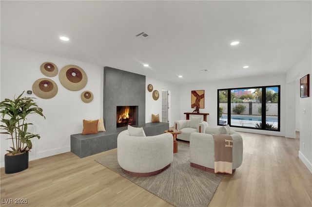 1244 Park Circle, Las Vegas, NV 89102