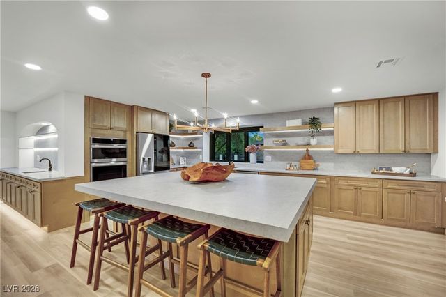 1244 Park Circle, Las Vegas, NV 89102