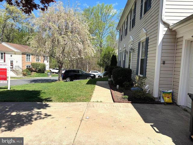 10542 REEDS LANDING CIR, Burke, VA 22015