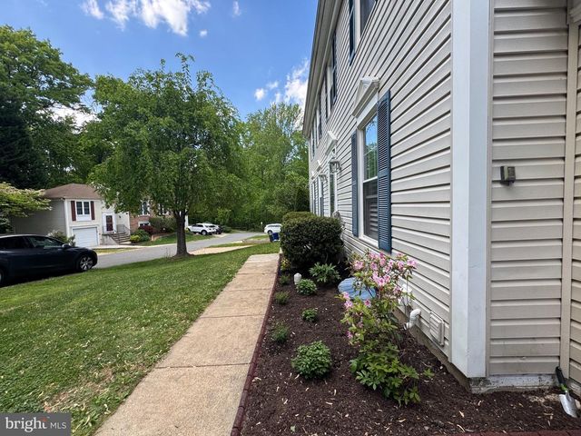 10542 REEDS LANDING CIR, Burke, VA 22015