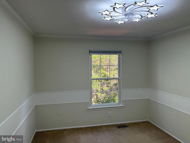 10542 REEDS LANDING CIR, Burke, VA 22015
