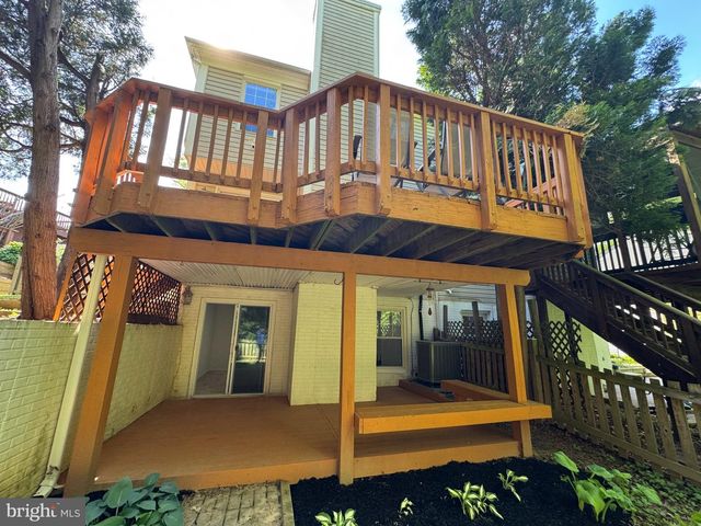10542 REEDS LANDING CIR, Burke, VA 22015
