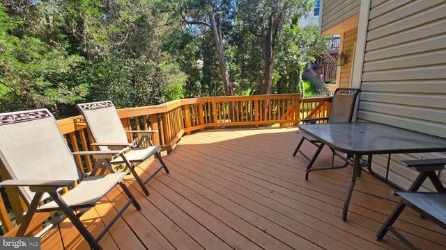 10542 REEDS LANDING CIR, Burke, VA 22015
